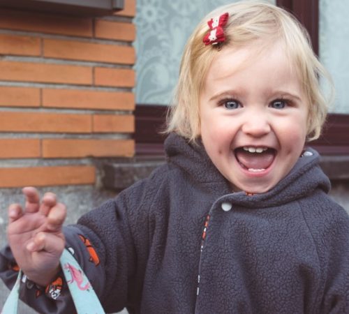 One to Hug peuterjasje